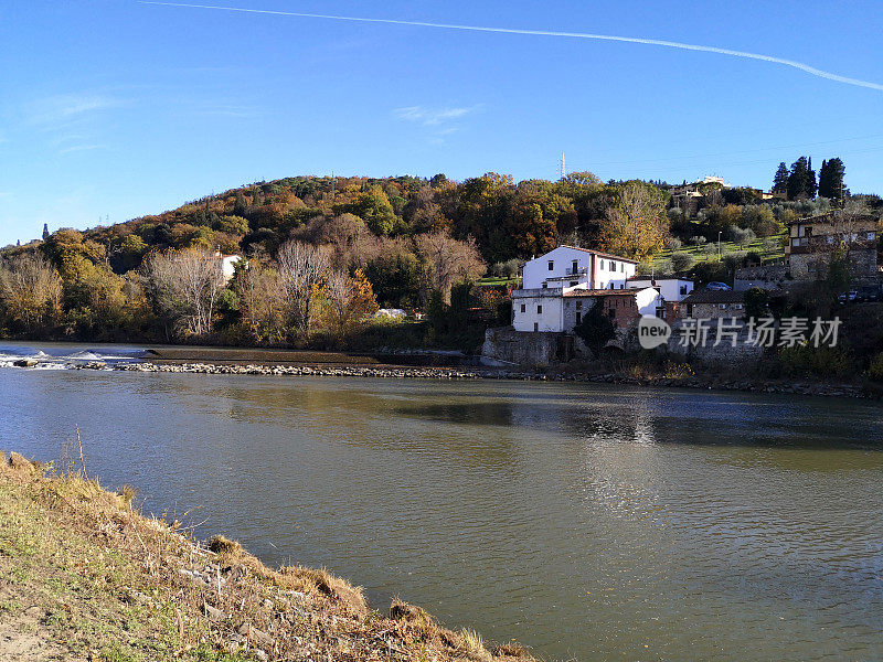 阿尔诺河在Girone, Fiesole，托斯卡纳